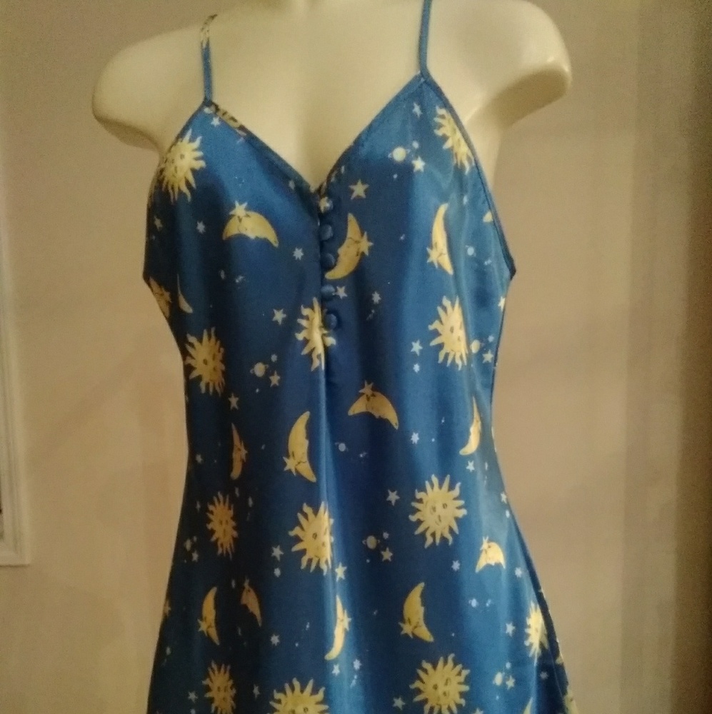 Vandre stars and moon chemise NWOT